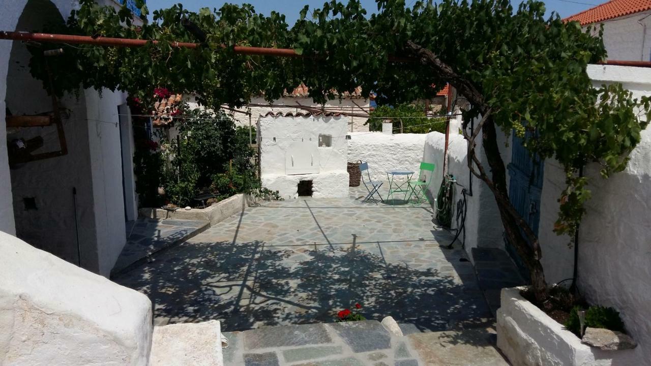 Lovely Traditionnal House With Sea View Tiros Ngoại thất bức ảnh