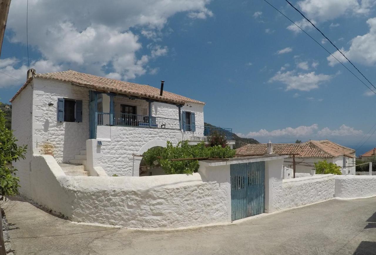 Lovely Traditionnal House With Sea View Tiros Ngoại thất bức ảnh